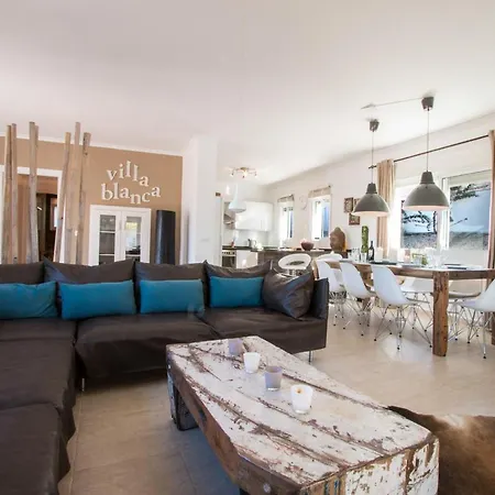 Vila Abahana Villas Blanca *